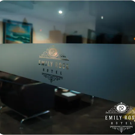 Emily Rose Отель 3*