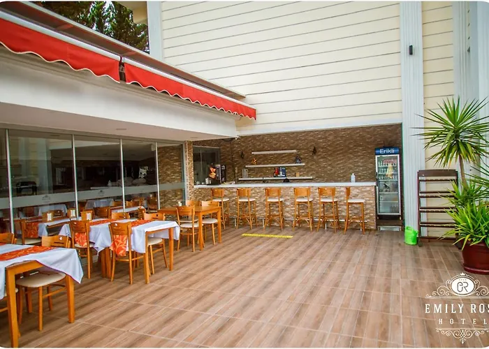 מלון Emily Rose 3*